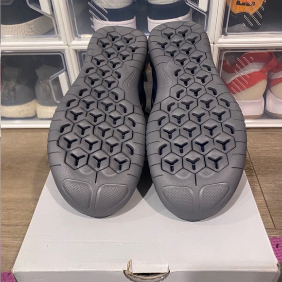 Nike Free Run Size 9.5 Never Worn - Picture 3 of 3